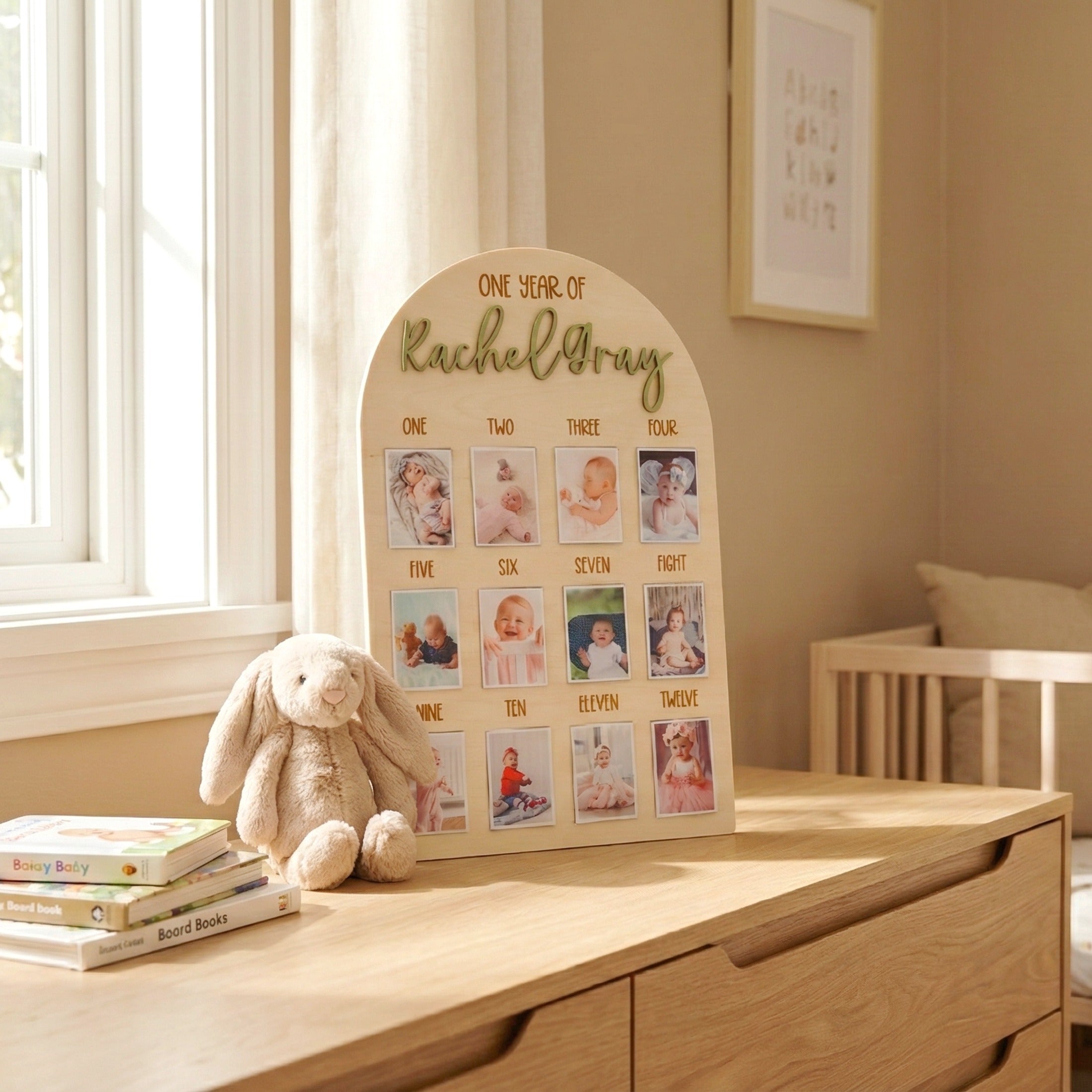 Personalized First Year Photo Board Natural Wood for Baby First Birthday Decoration and Wooden Baby Photo Board Round G23