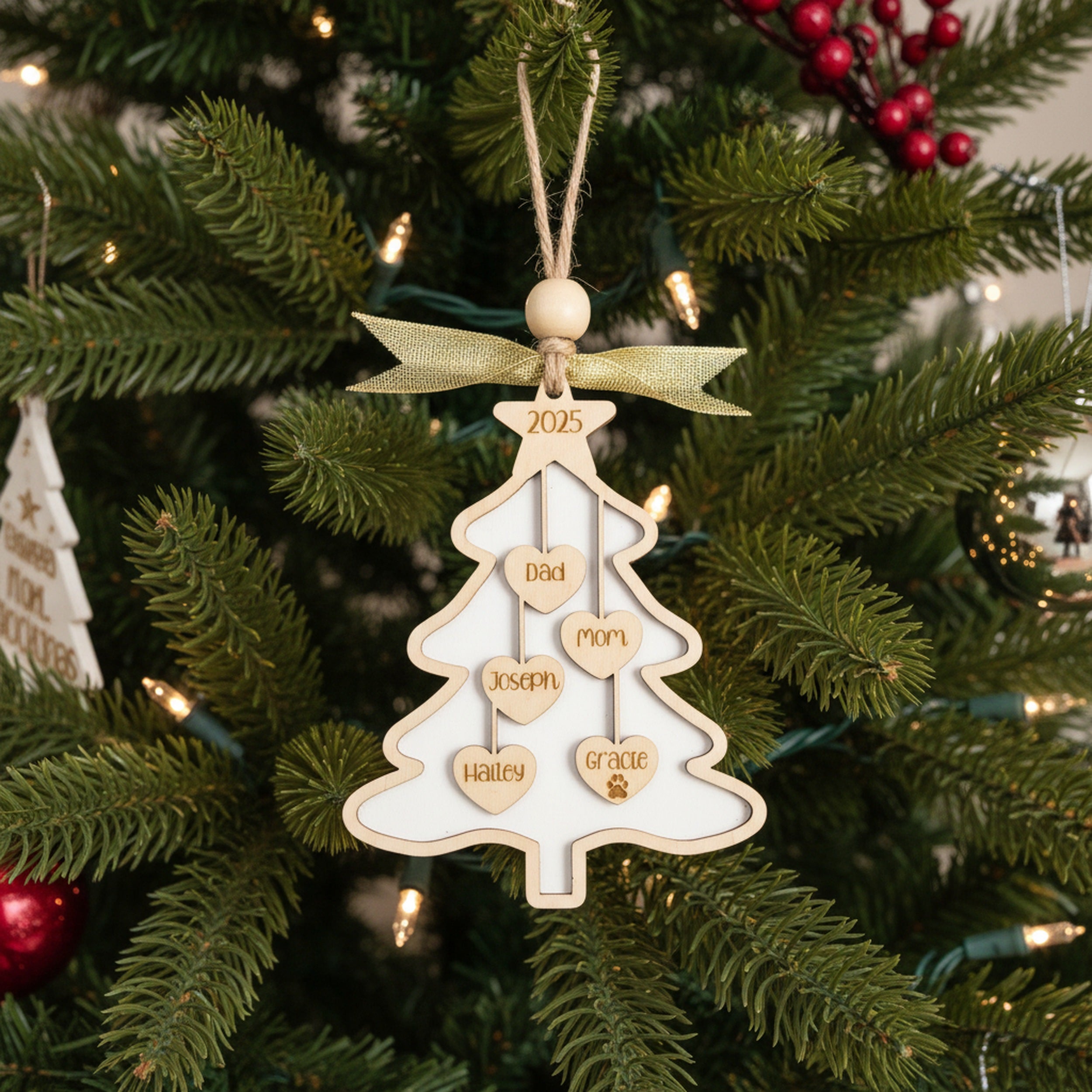 Wooden Family Christmas Tree Ornament Custom for Personalized Christmas Tree Ornament and Engraved Wooden Ornament R70