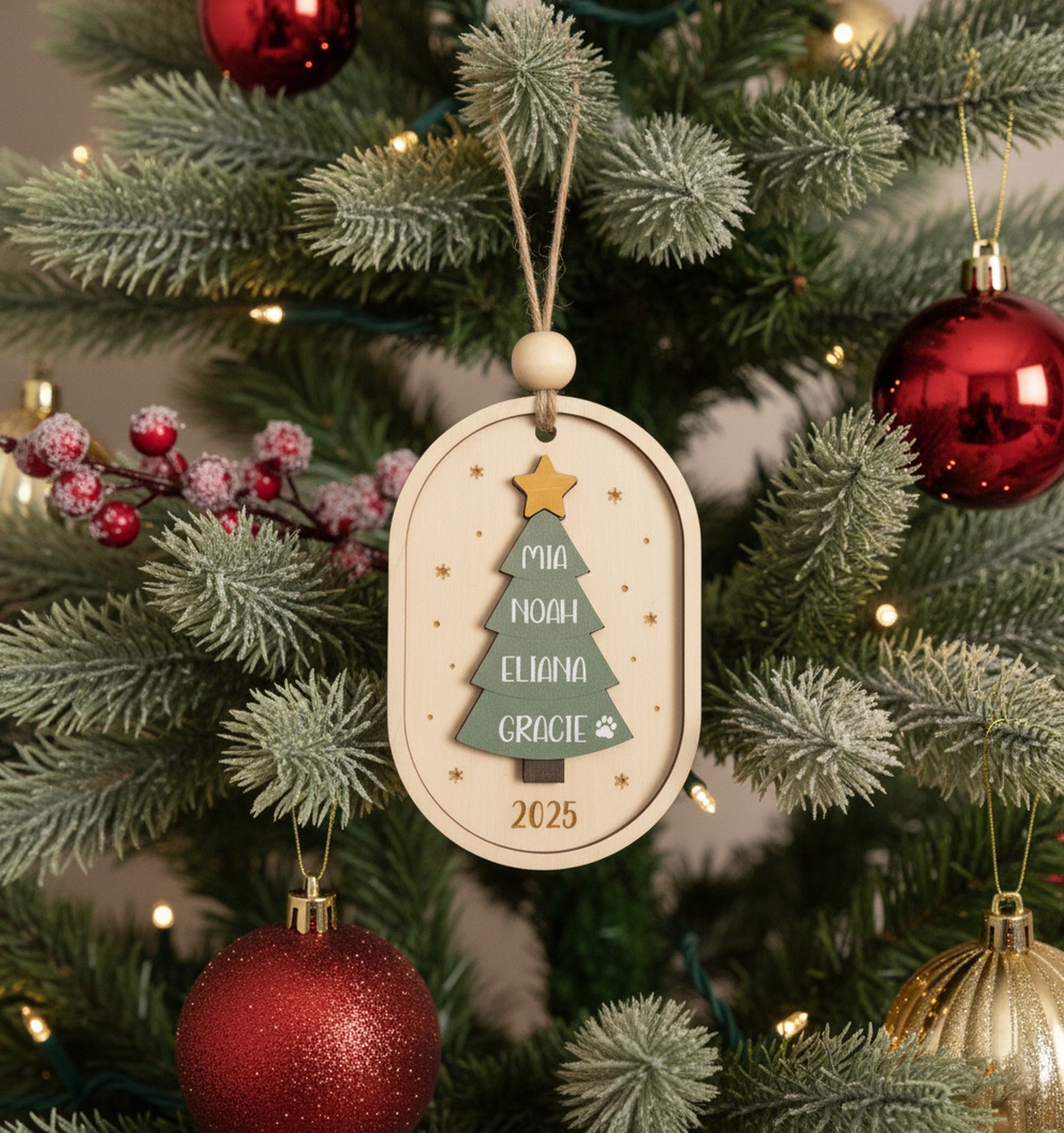 Personalized Wooden Christmas Tree Ornament Wood Personalized Christmas Ornament for Family D26