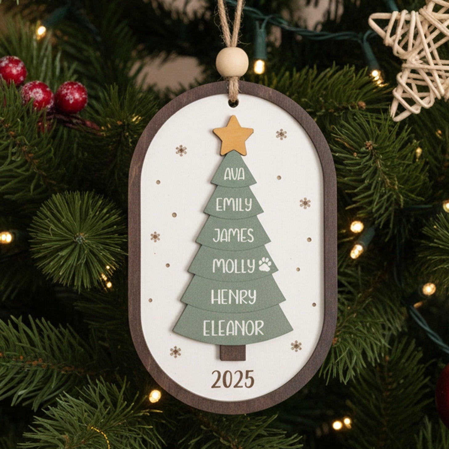 Personalized Wooden Christmas Tree Ornament Custom Wood Christmas Gift for Family and Family Name Ornament D26