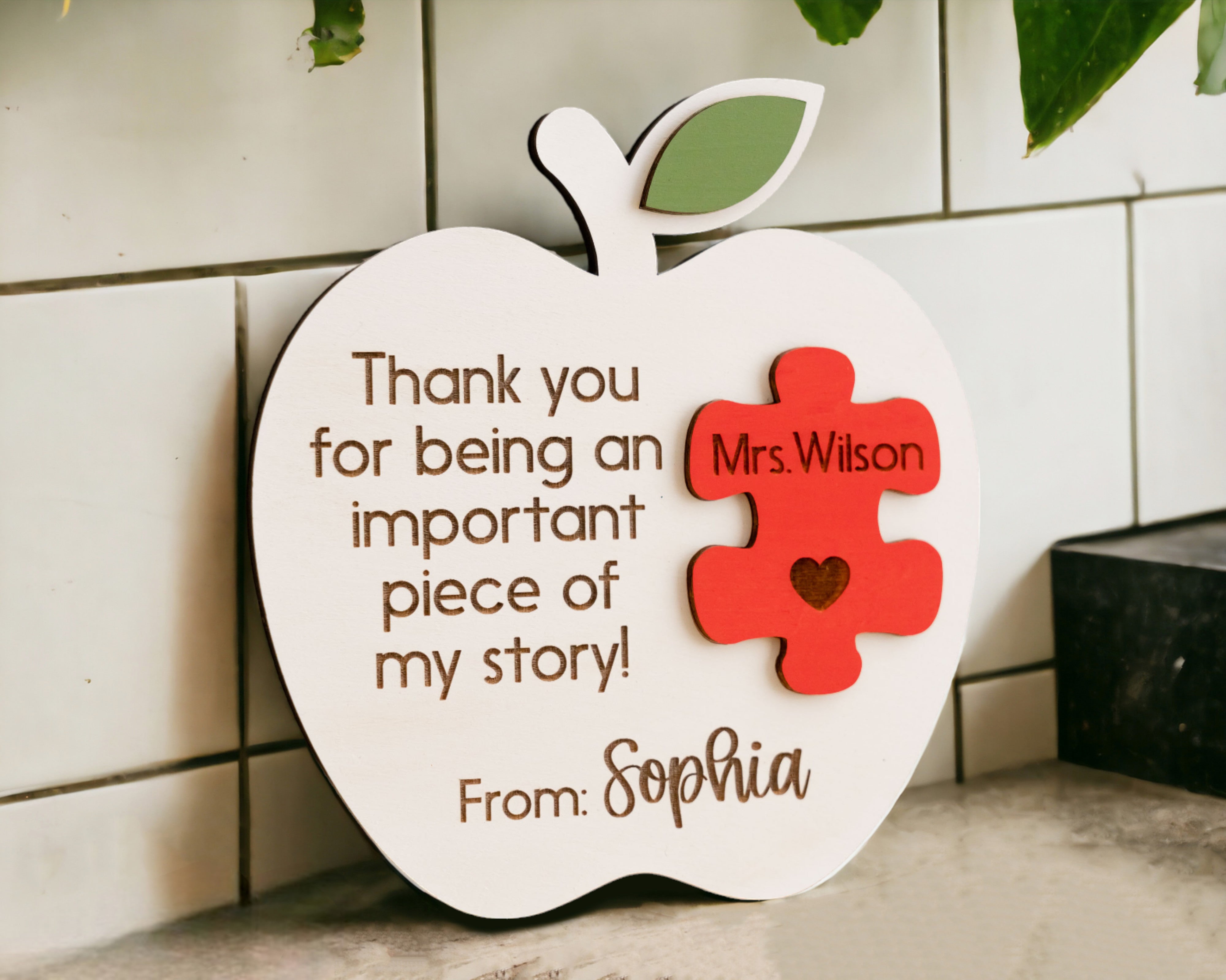 Personalized Wooden Teacher’s Apple Sign for Teacher Gifts and Desk Decor J88