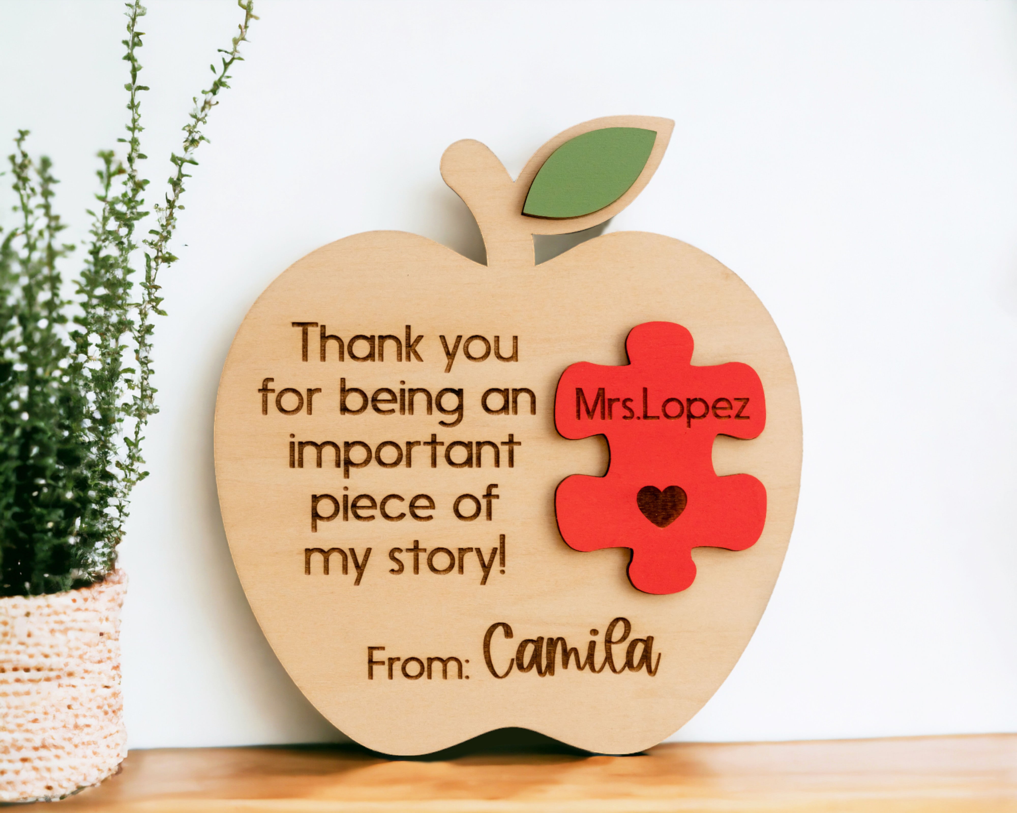 Personalized Wooden Teacher’s Apple Sign Teacher Gifts for Desk Decor J88