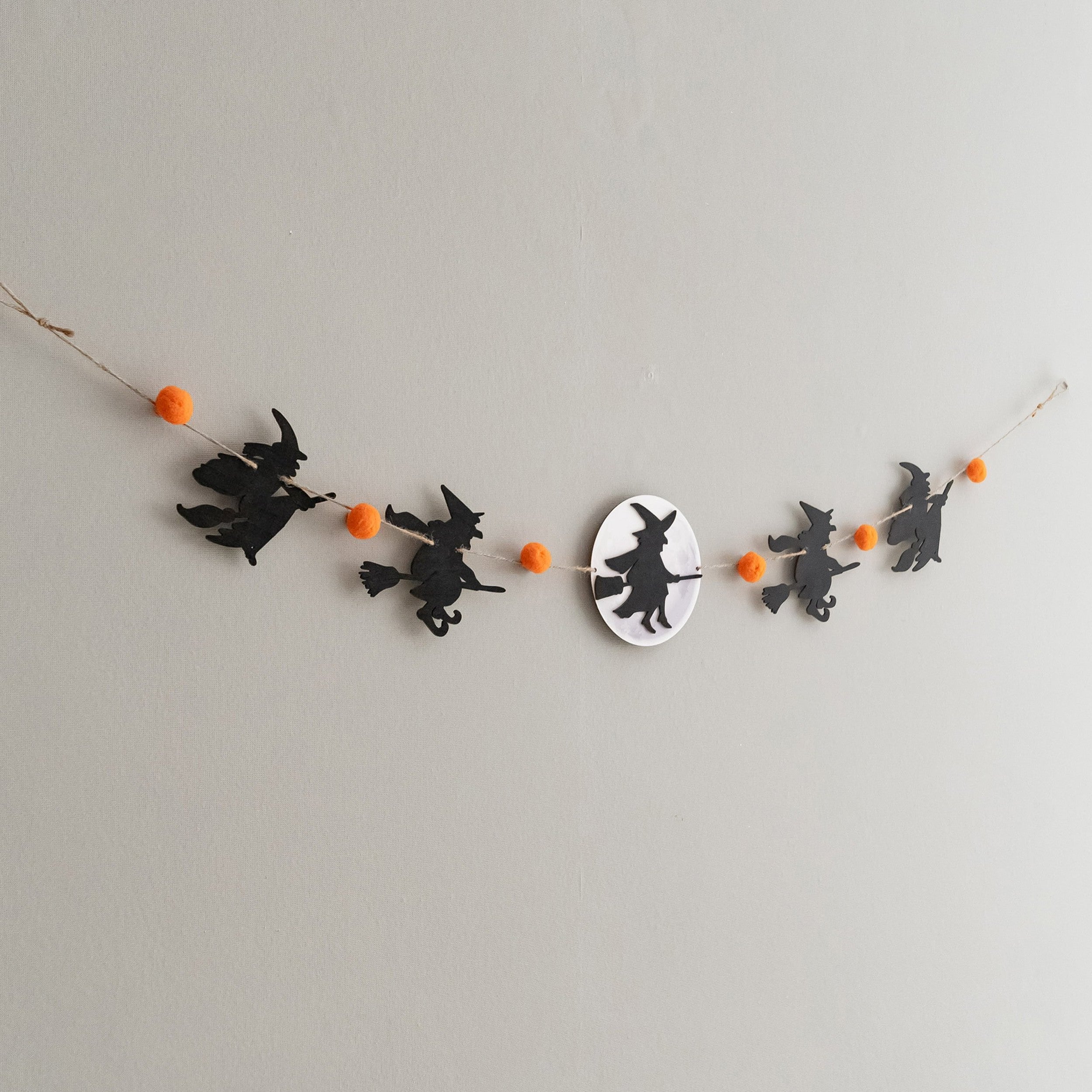 Spooky Wooden Witches Garland for Halloween Wall Decor