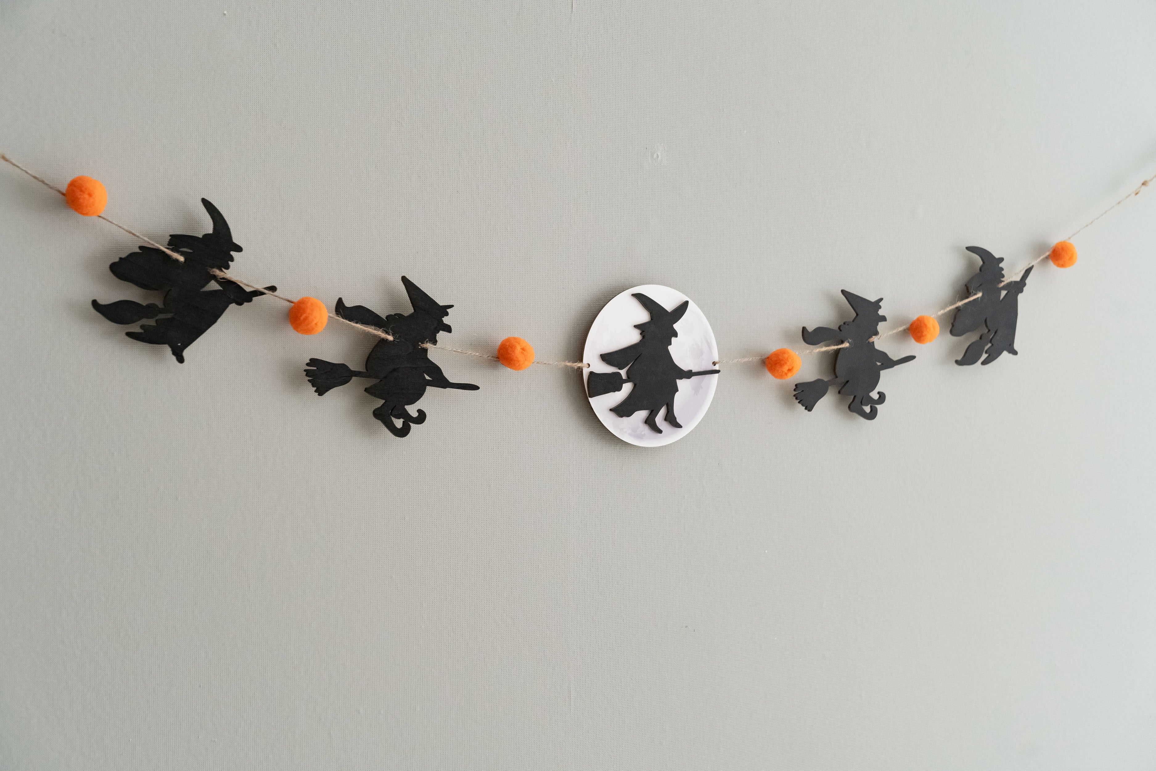 Spooky Wooden Witches Garland for Halloween Wall Decor