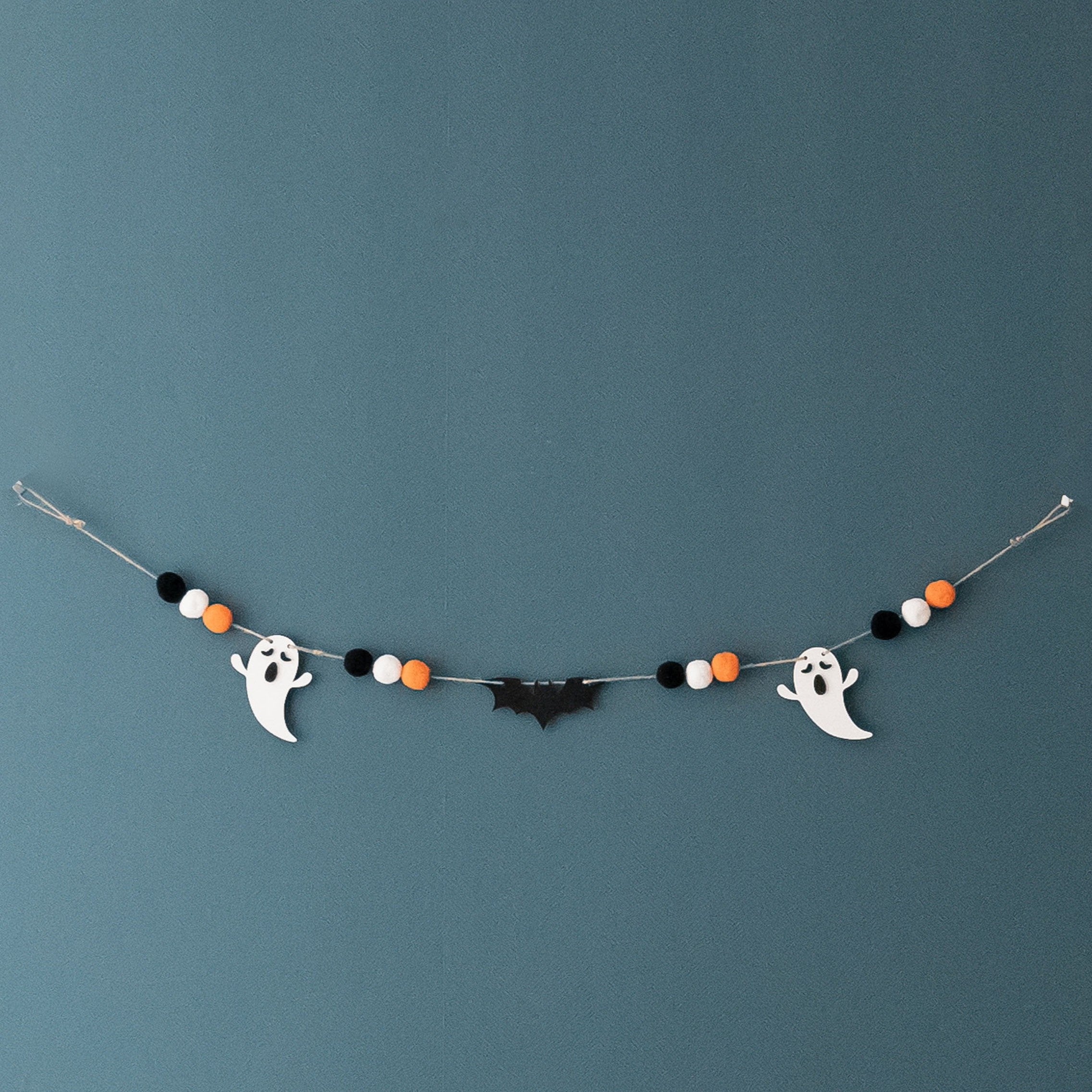 Boho Wooden Halloween Garland for Spooky Wall Decor