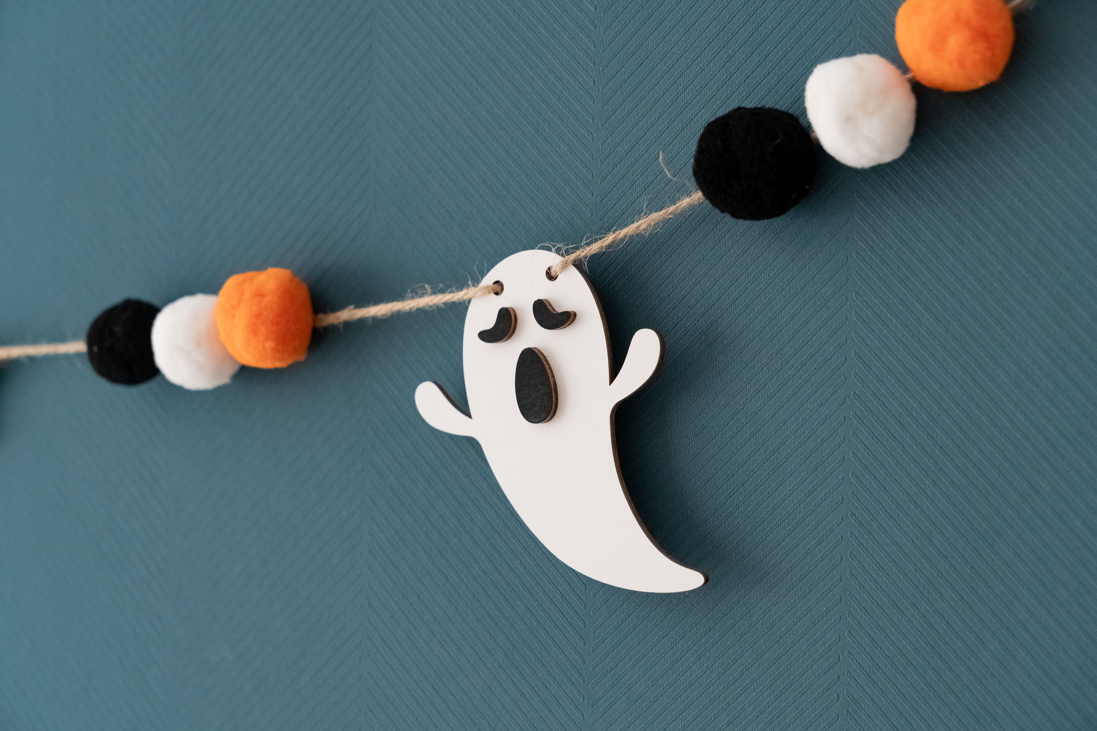 Boho Wooden Halloween Garland for Spooky Wall Decor