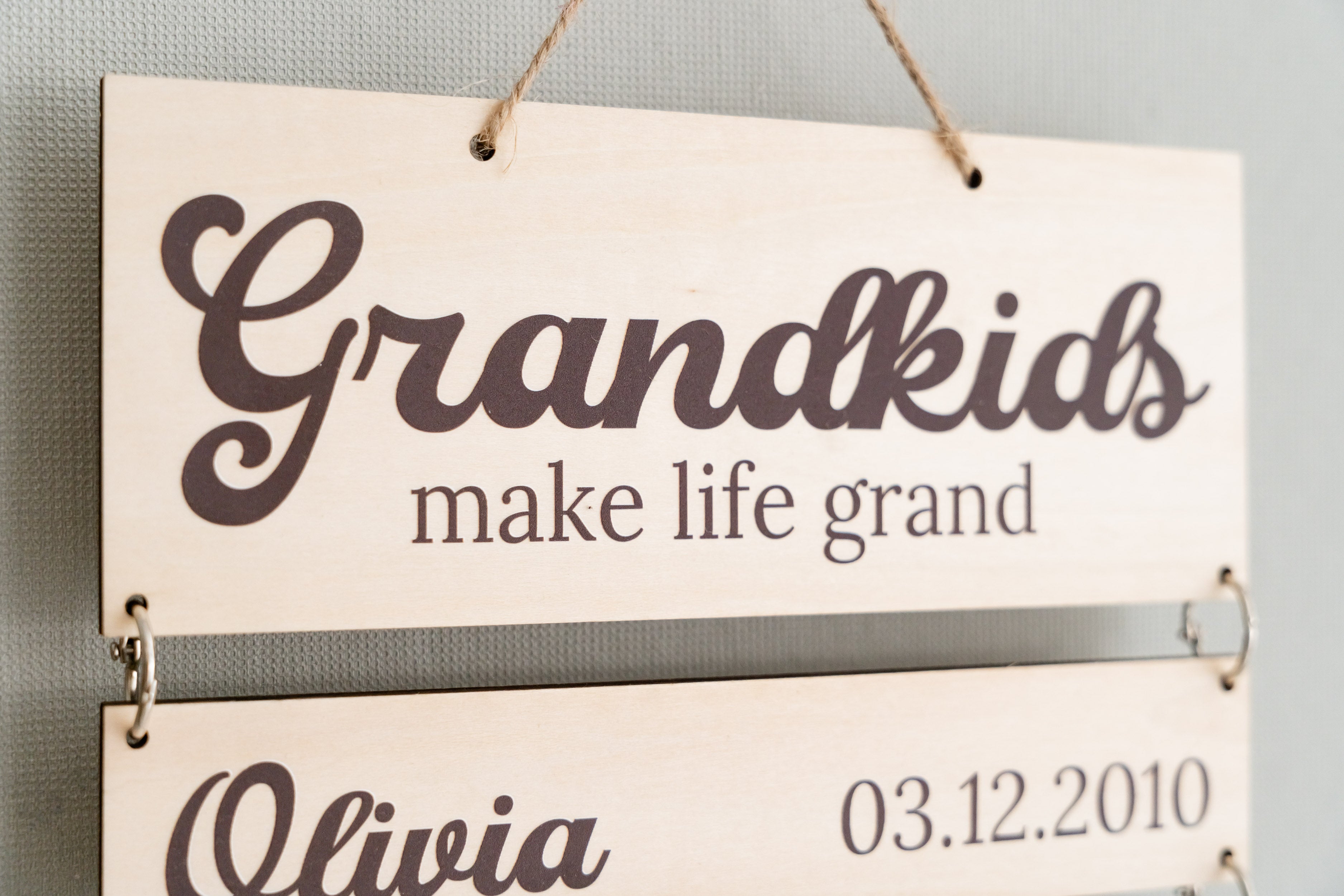 Personalized Family Name Sign Wood for Grandchildren Wall Decor E98