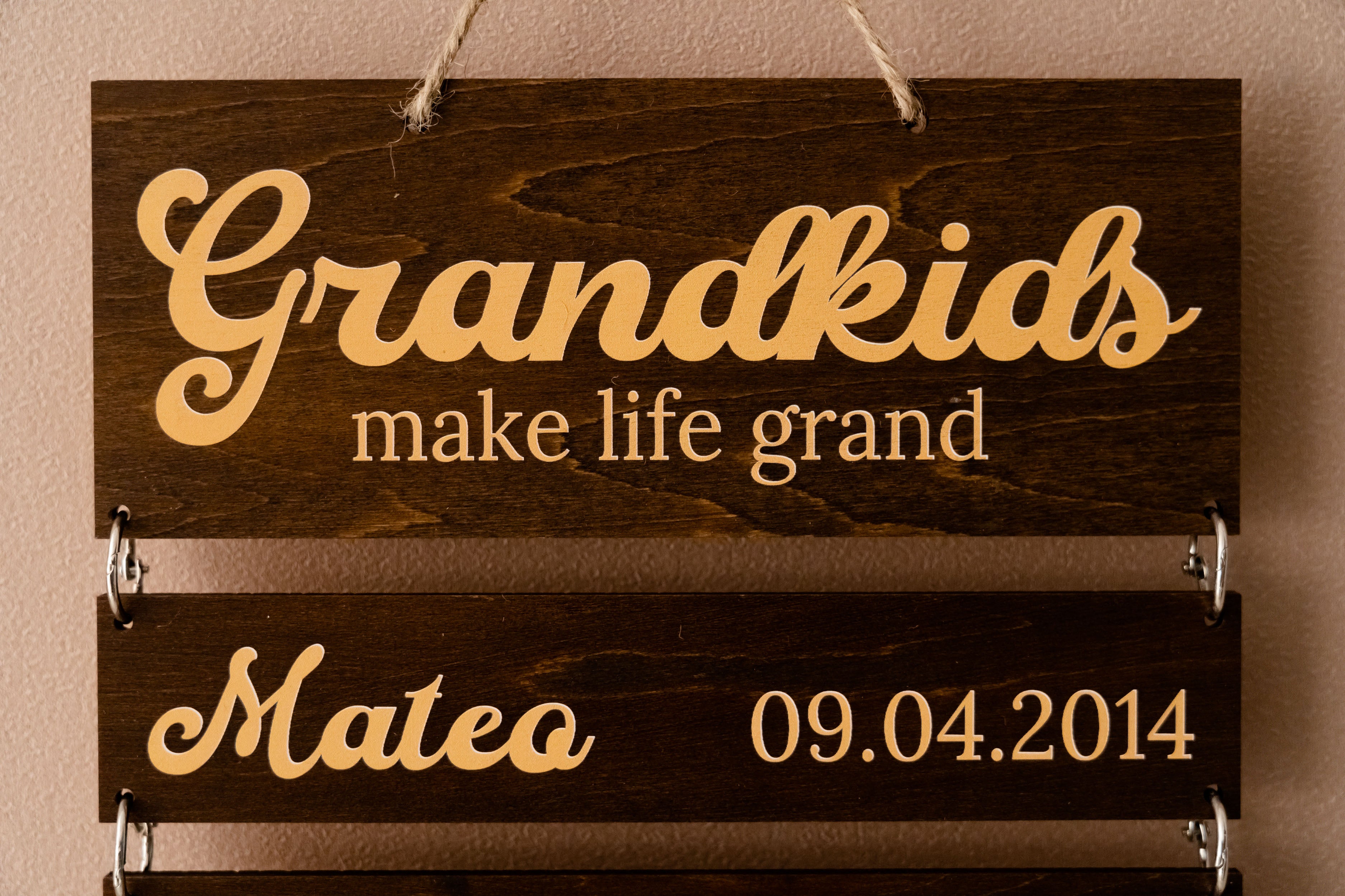 Personalized Family Name Sign Wood for Grandparents Wall Decor E98