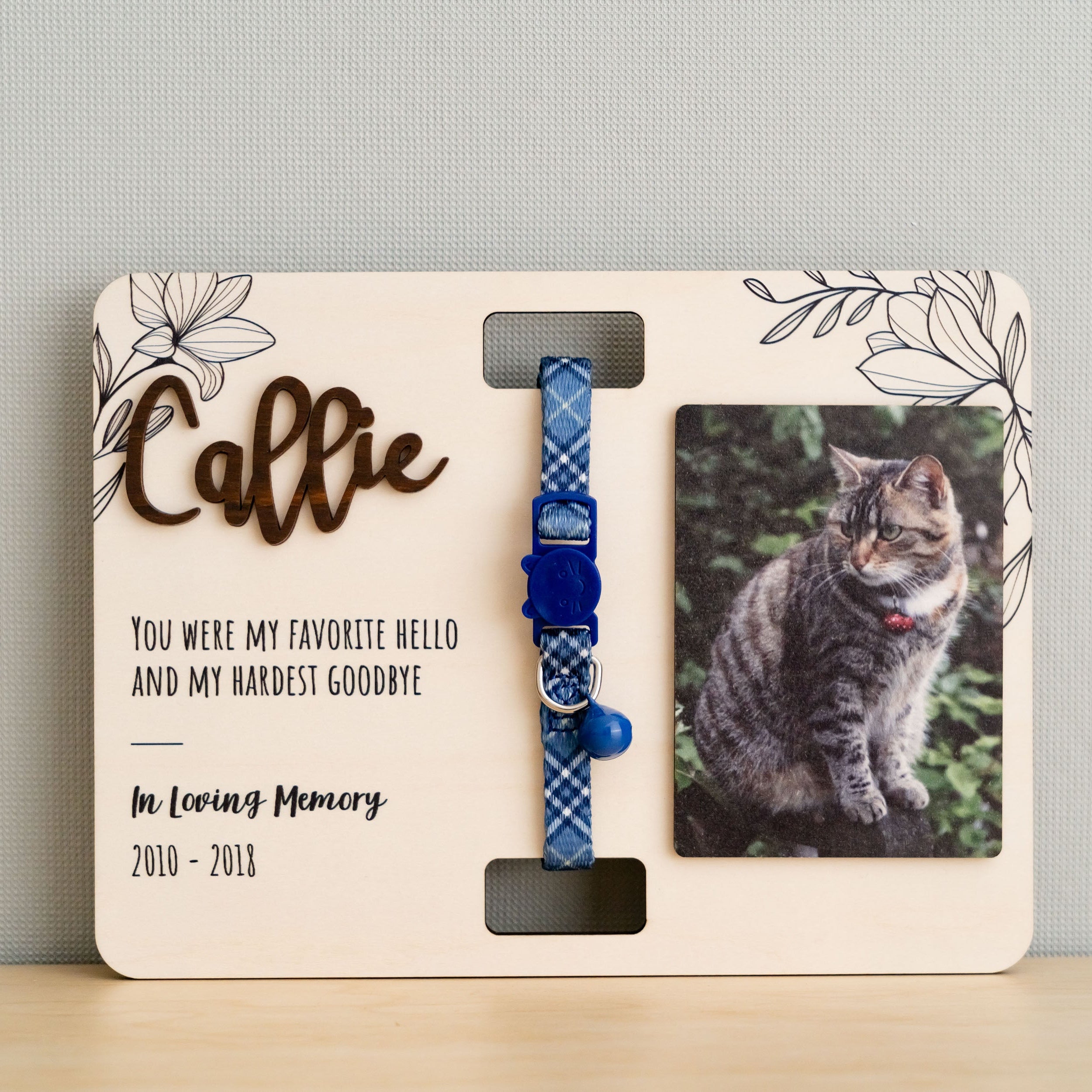 Boho Pet Memorial Photo and Collar Sign for Stylish Table Decor R12
