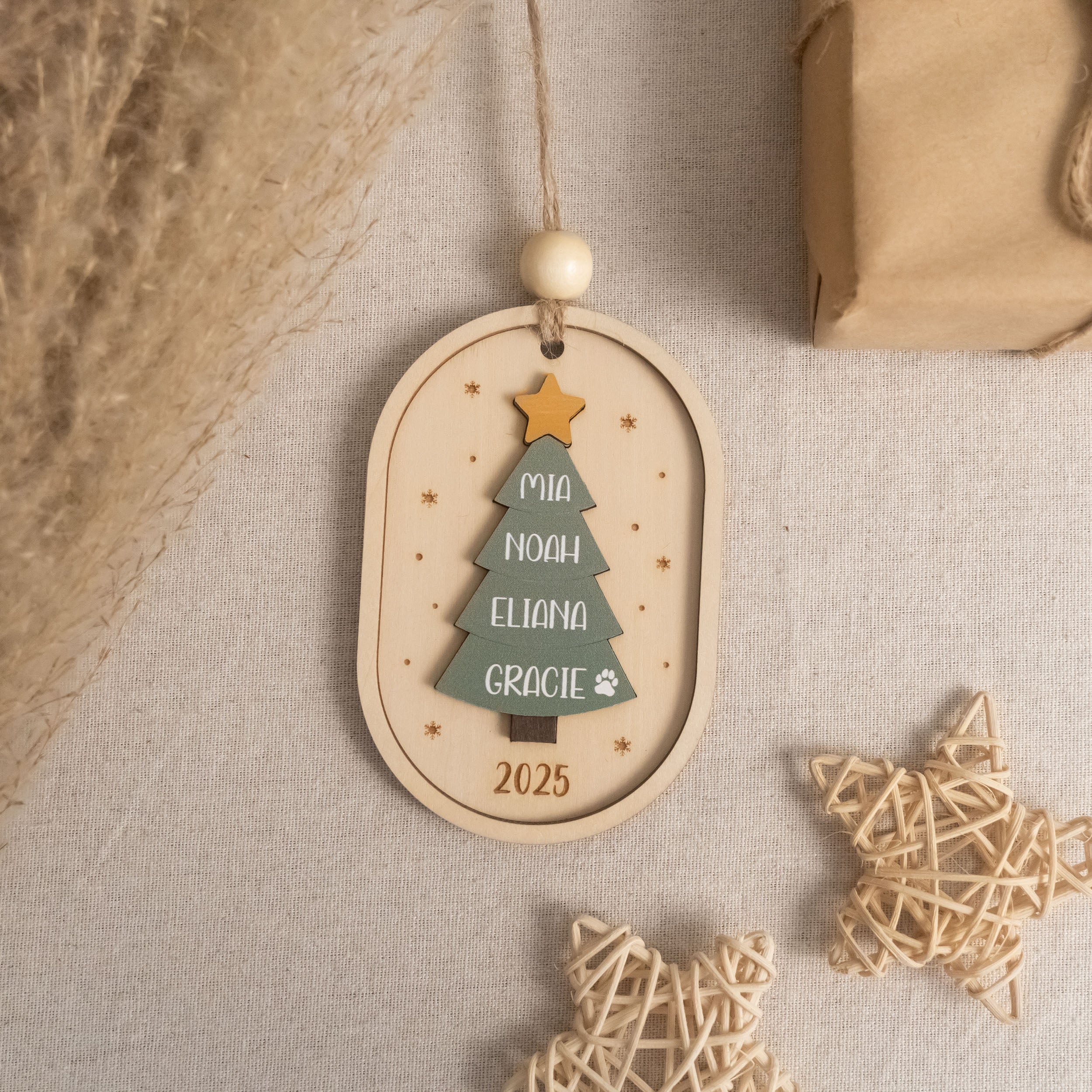 Personalized Wooden Christmas Tree Ornament Custom Wood Christmas Gift for Family and Family Name Ornament D26