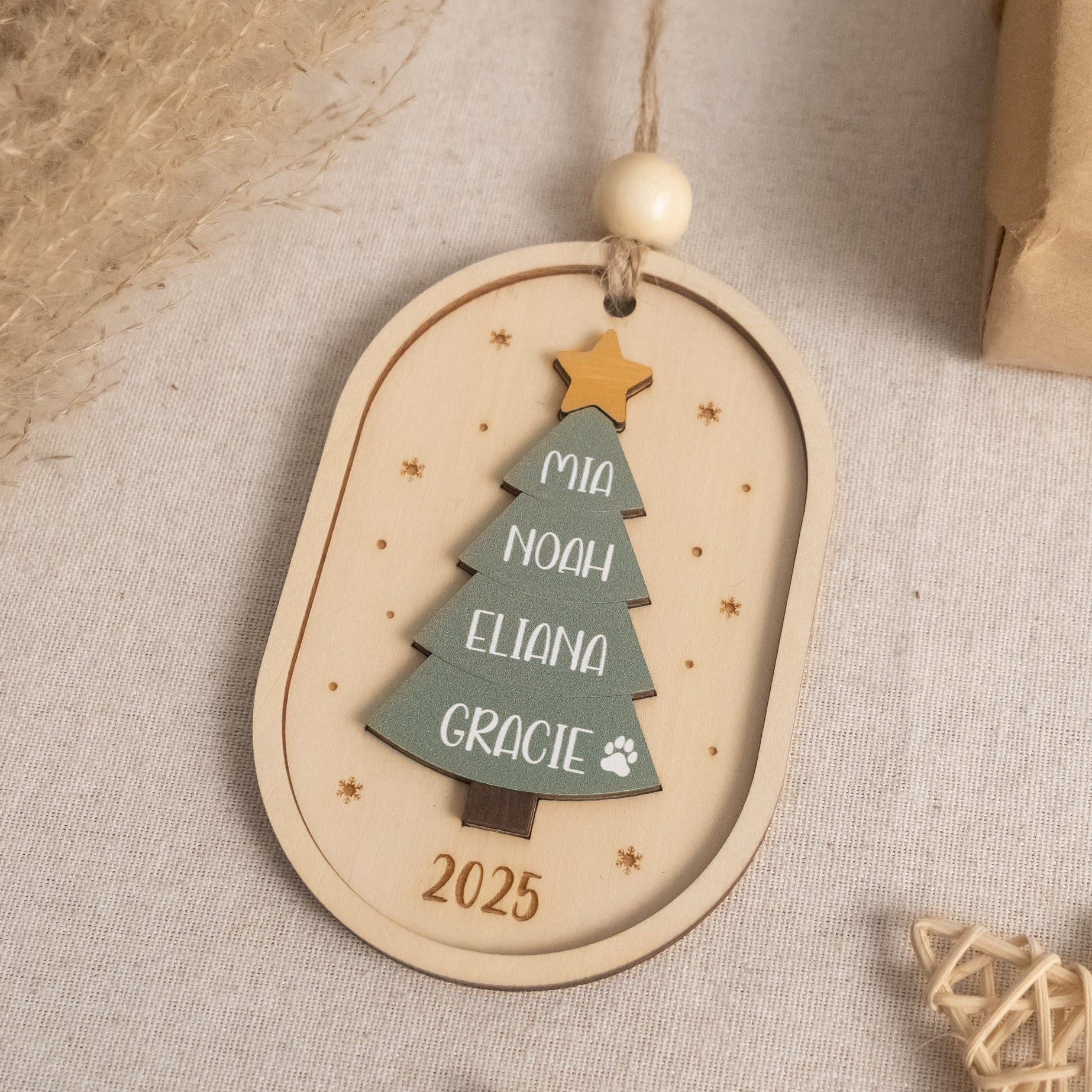 Personalized Wooden Christmas Tree Ornament Wood Personalized Christmas Ornament for Family D26