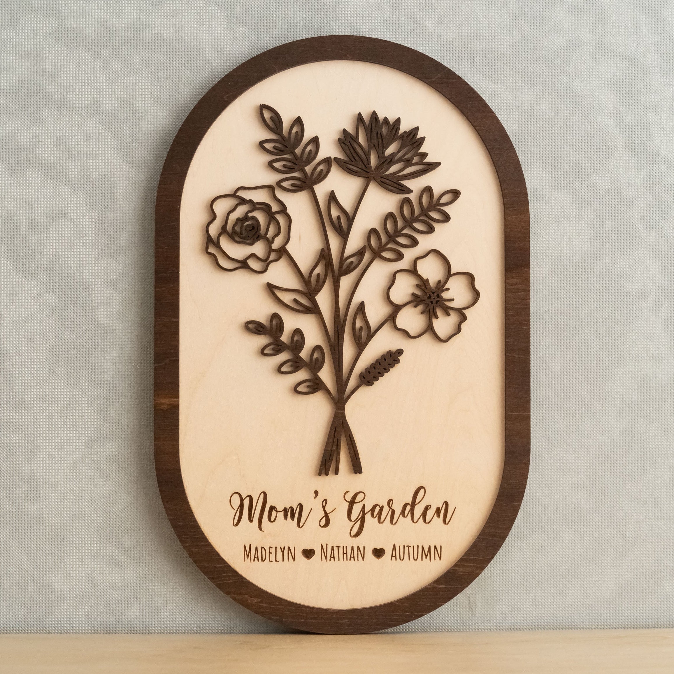 Personalized Wooden Family Garden Sign for Mom and Floral Decor J34