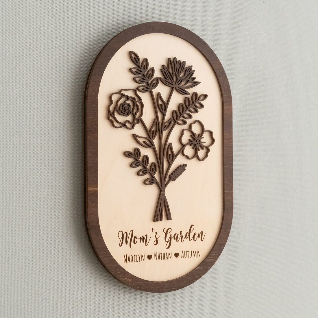 Personalized Wooden Family Garden Sign for Mom and Floral Decor J34