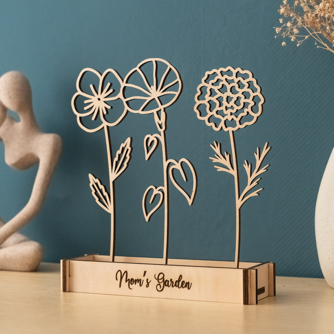 Personalized Wooden Mom’s Garden Stand for Mothers Day Gift J24