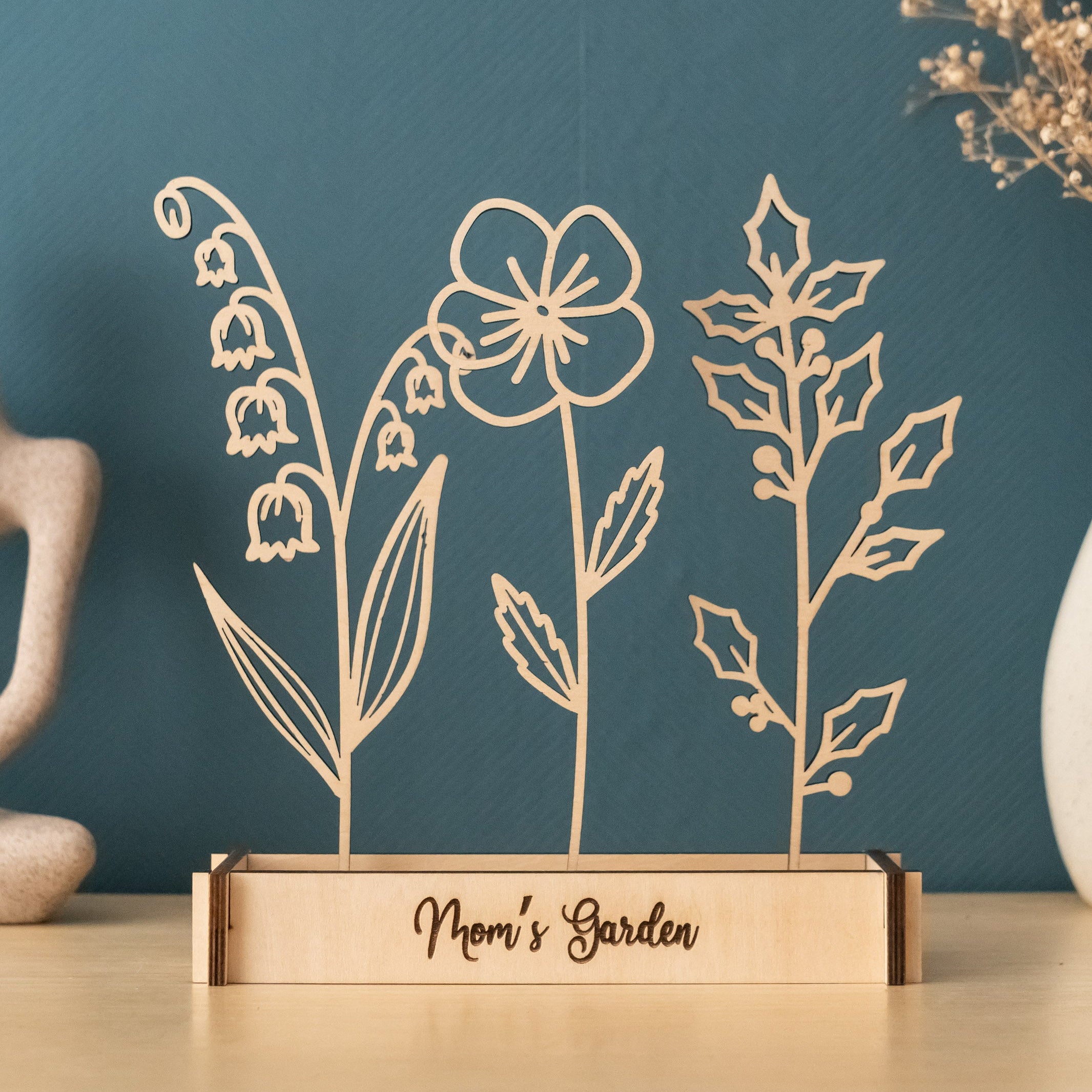 Personalized Wooden Mom’s Garden Stand Family Keepsake Gift J24
