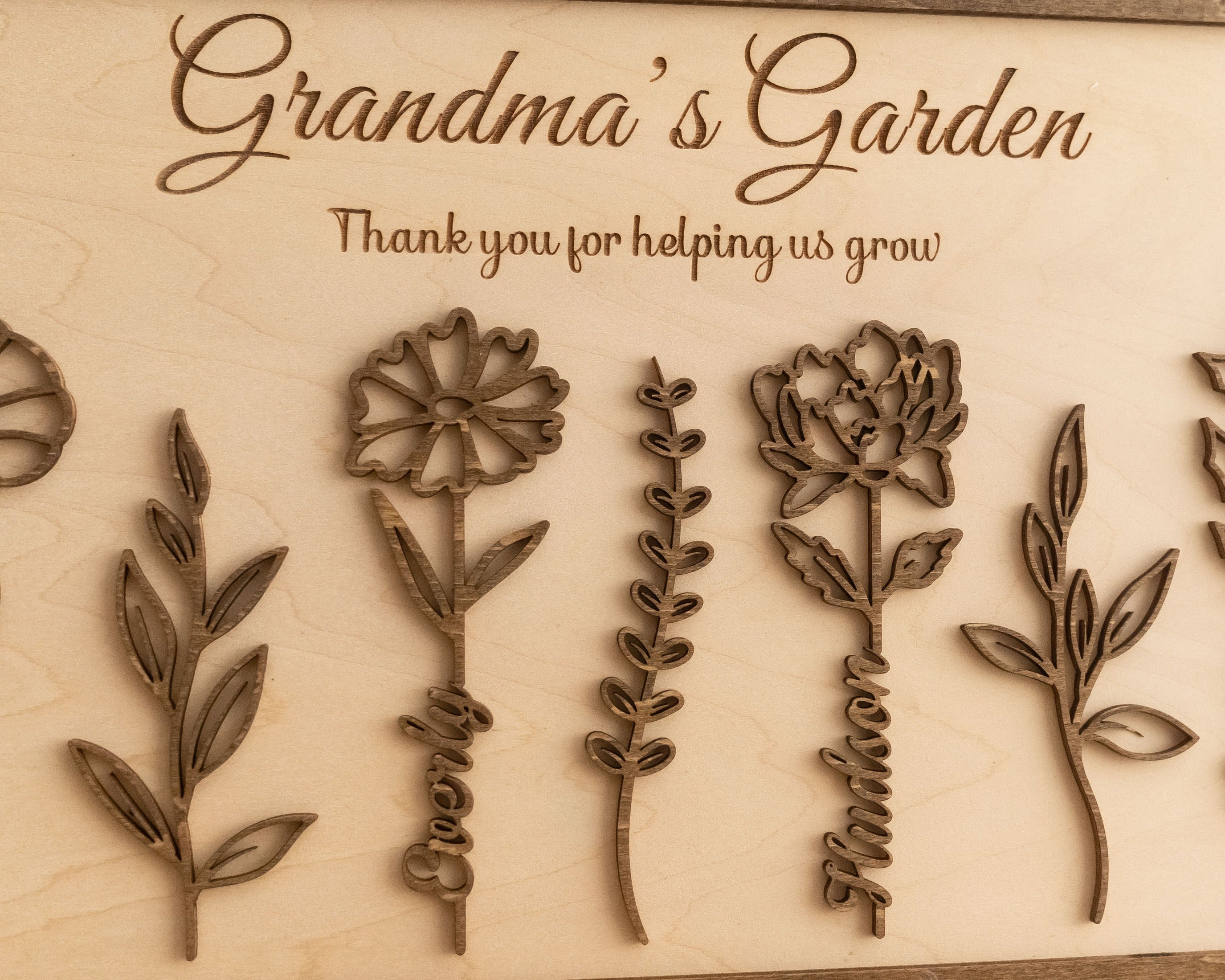 Personalized Wooden Family Flower Garden Sign for Custom Family Gift D59