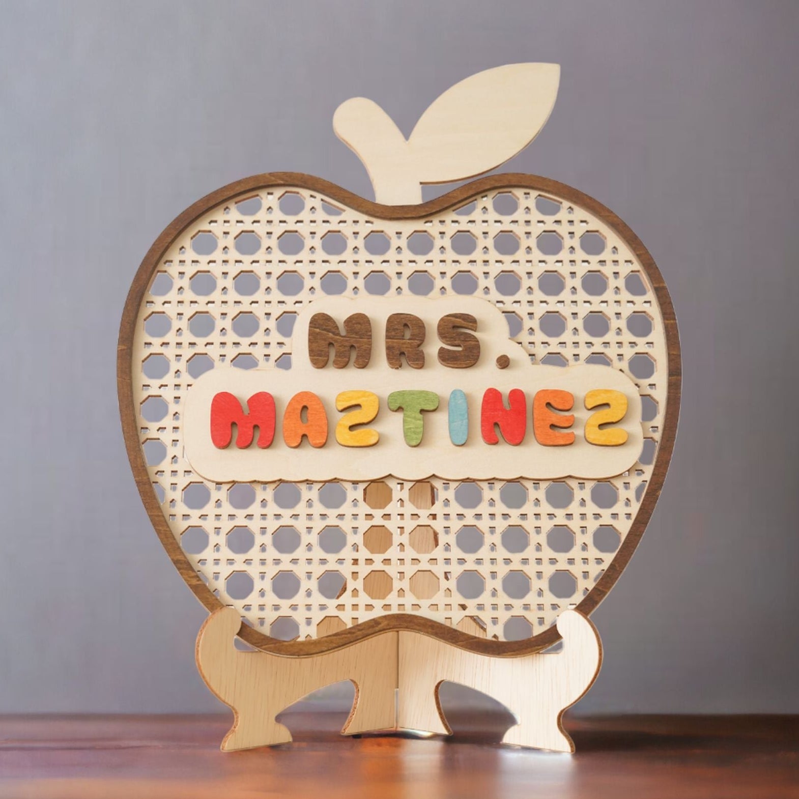 Personalized Wooden Teacher’s Apple Sign for Teacher Gifts and Desk Decor N83