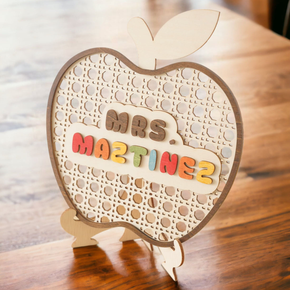 Personalized Wooden Teacher’s Apple Sign for Teacher Gifts and Desk Decor N83