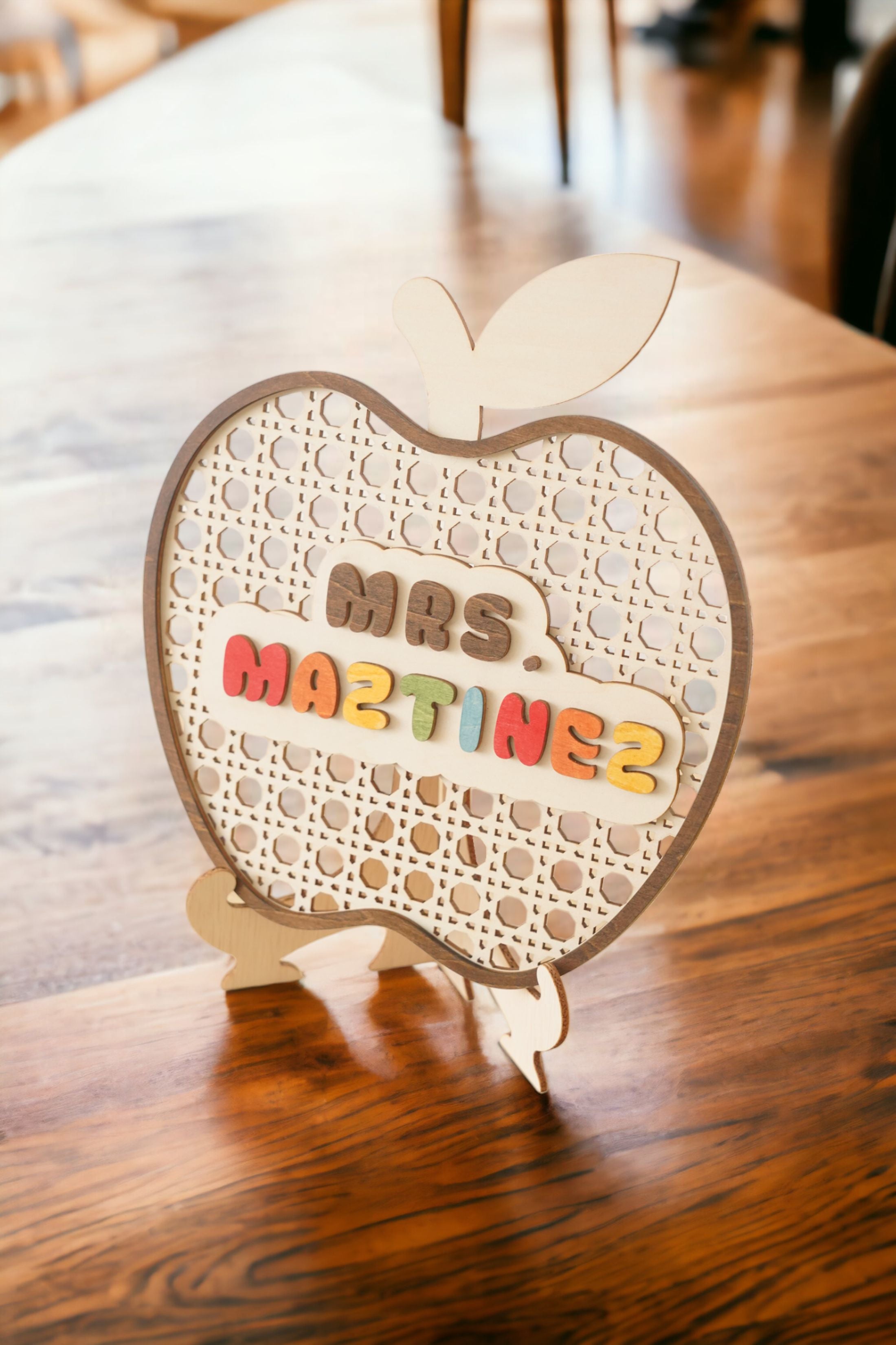 Personalized Wooden Teacher’s Apple Sign for Teacher Gifts and Decor N83