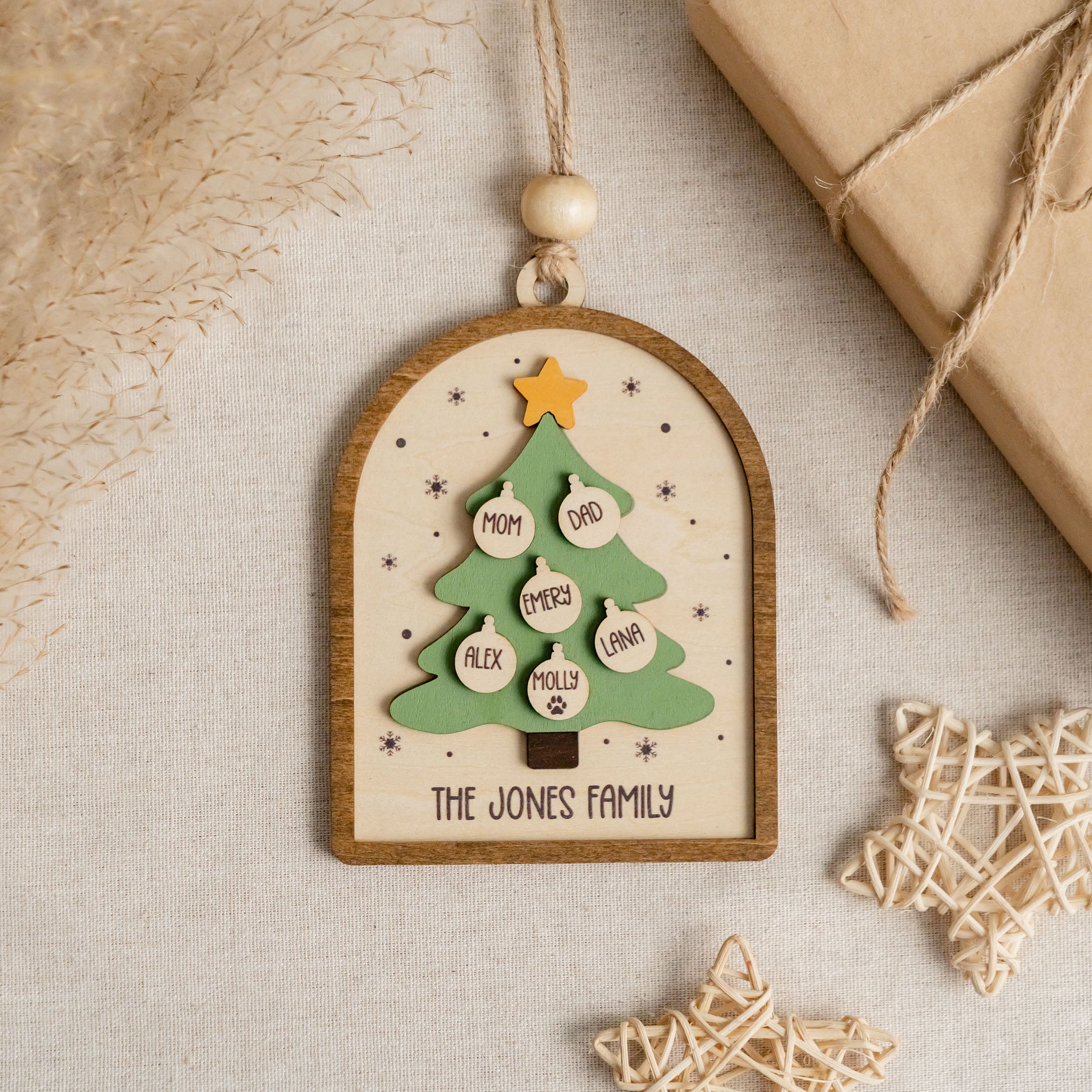 Wooden Family Christmas Tree Ornament Wood for Family Christmas Ornaments R63