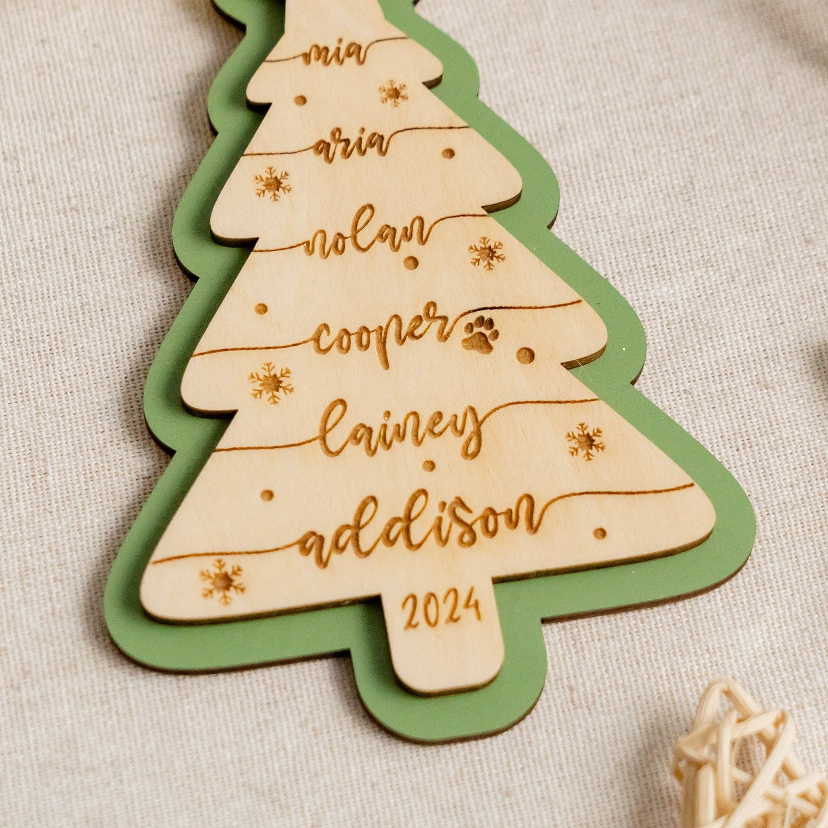 Wooden Family Christmas Tree Ornament Custom for Family Name Ornament and Engraved Christmas Ornament R62