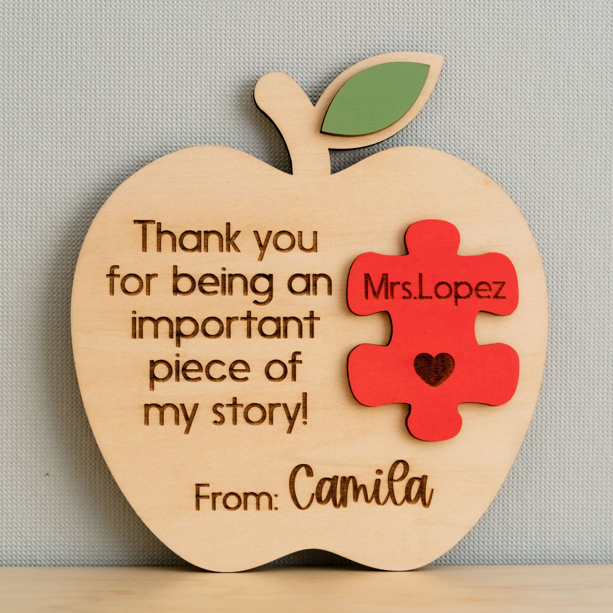 Personalized Wooden Teacher’s Apple Sign Teacher Gifts for Desk Decor J88