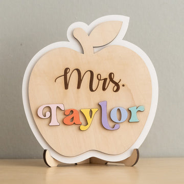 Personalized Wooden Teacher’s Apple Sign for Teacher Gifts J93