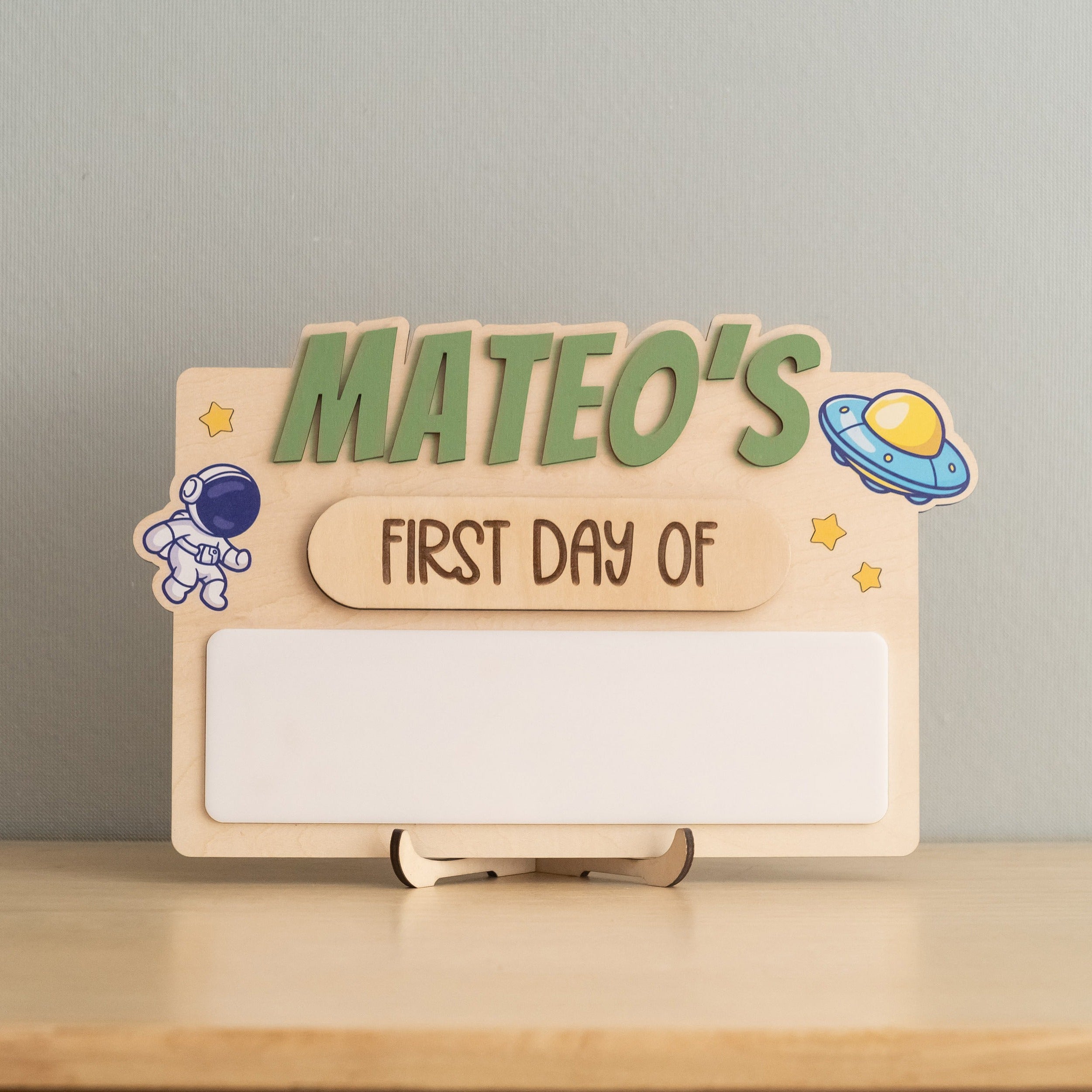 Personalized First Day of School Sign for Kids, Acrylic Wood Decor Y90