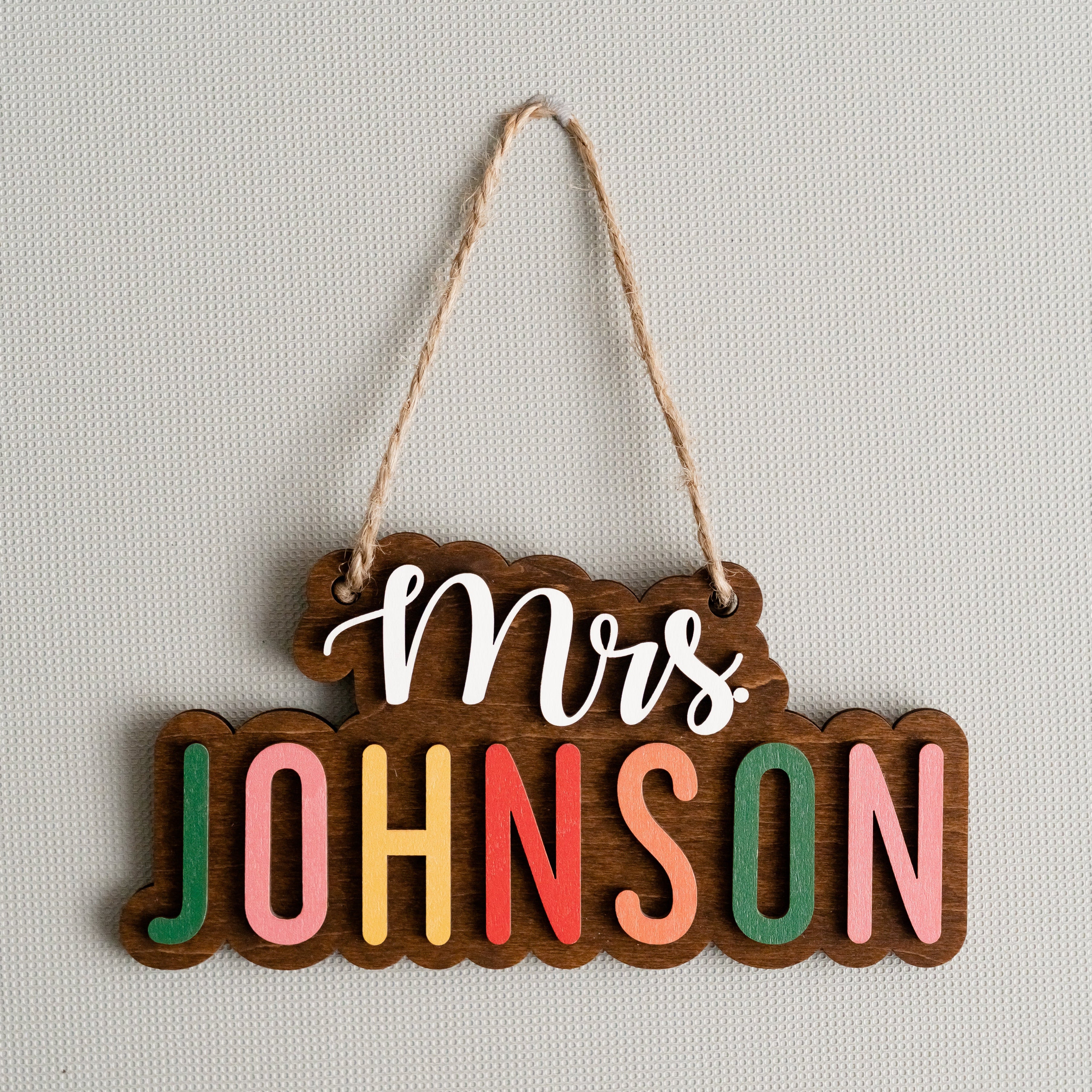 Personalized Wooden Teacher’s Name Hanging Sign for Teacher Gifts J91