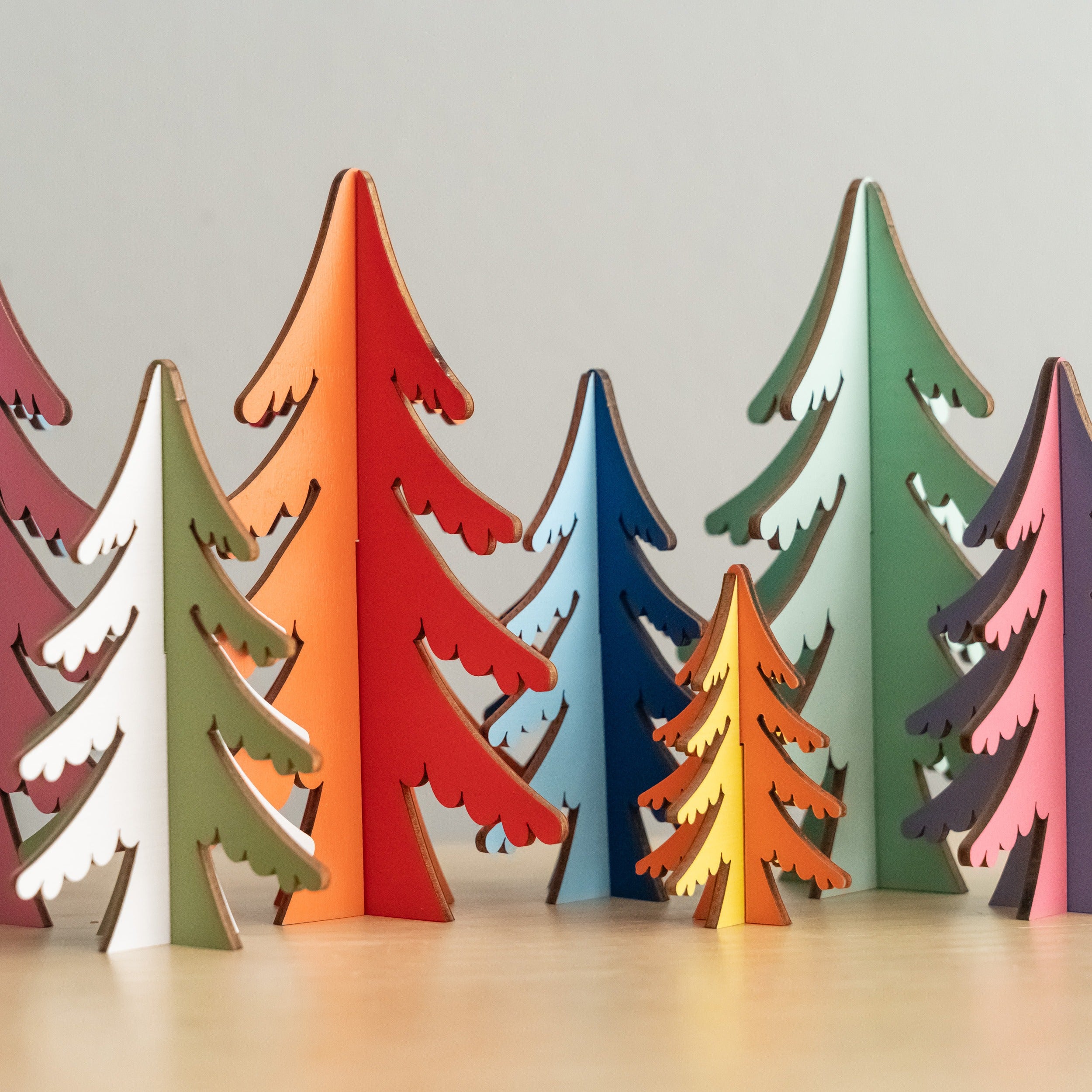 Decorative Wooden Christmas Tree for Festive Table Decor R91