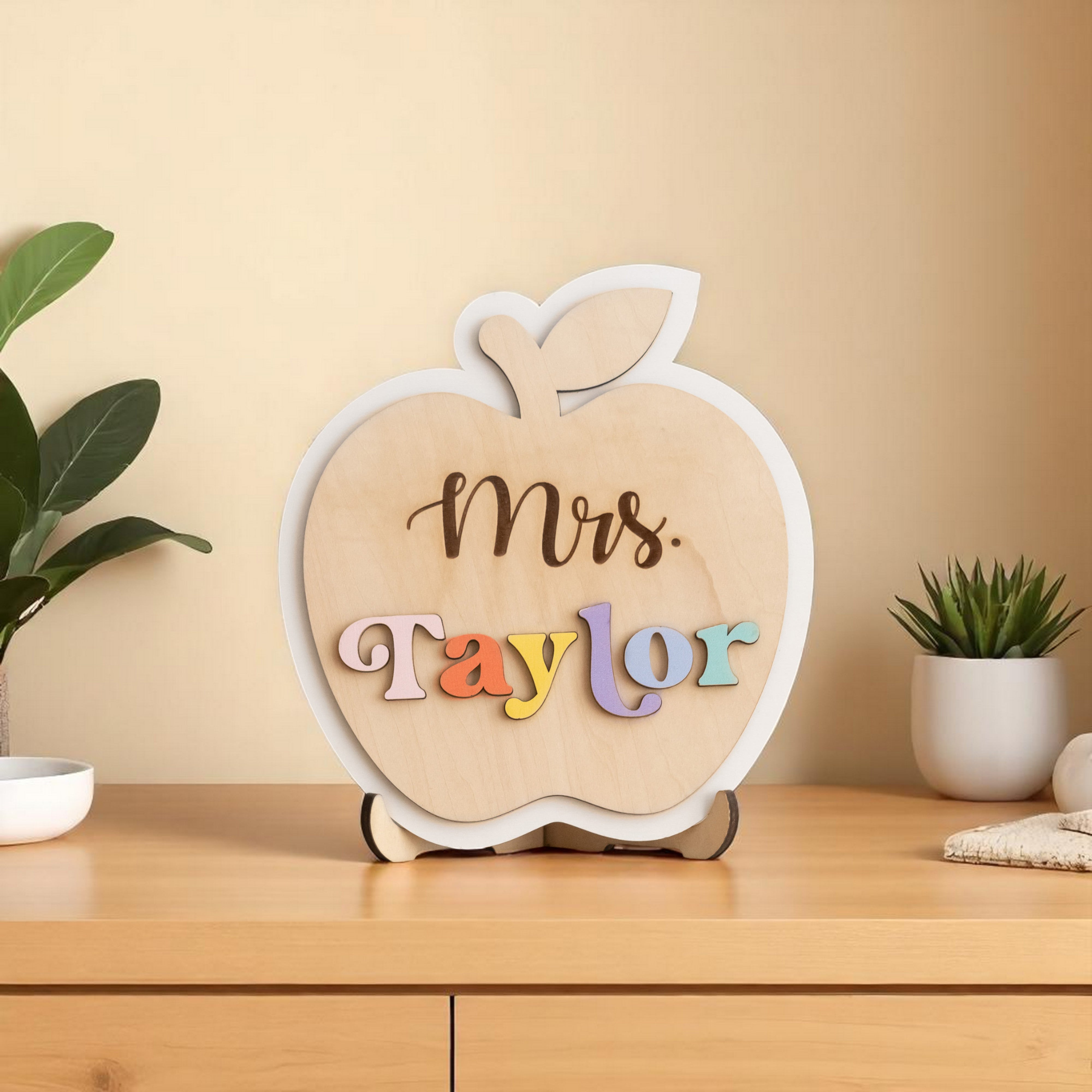 Personalized Wooden Teacher’s Apple Sign for Teacher Desk Decor J93