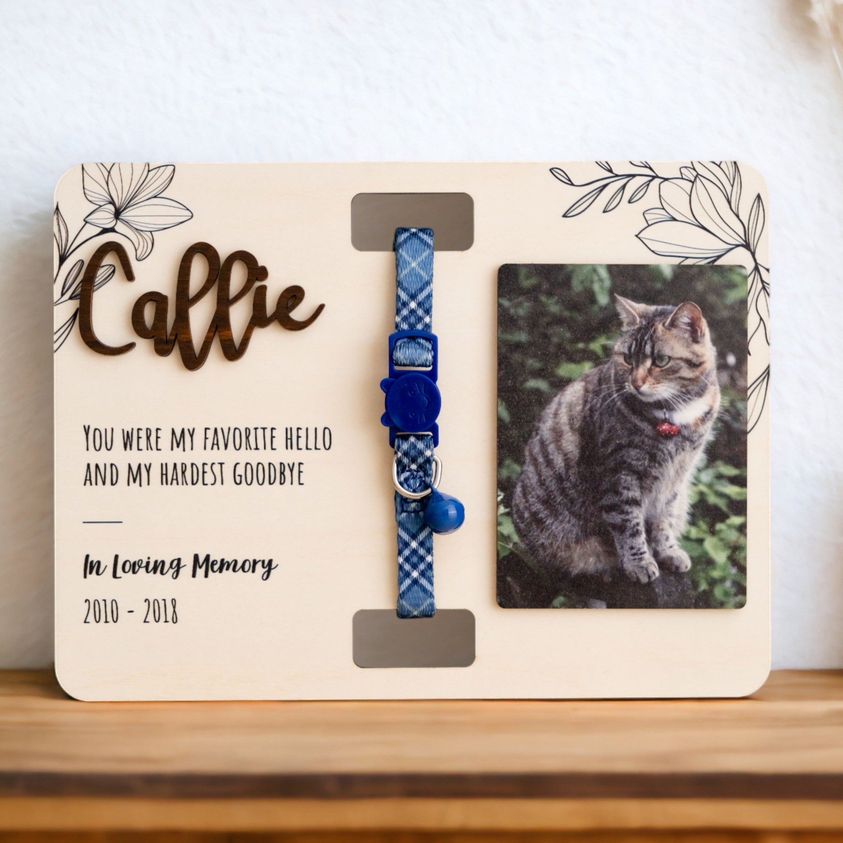 Boho Pet Memorial Photo and Collar Sign for Stylish Table Decor