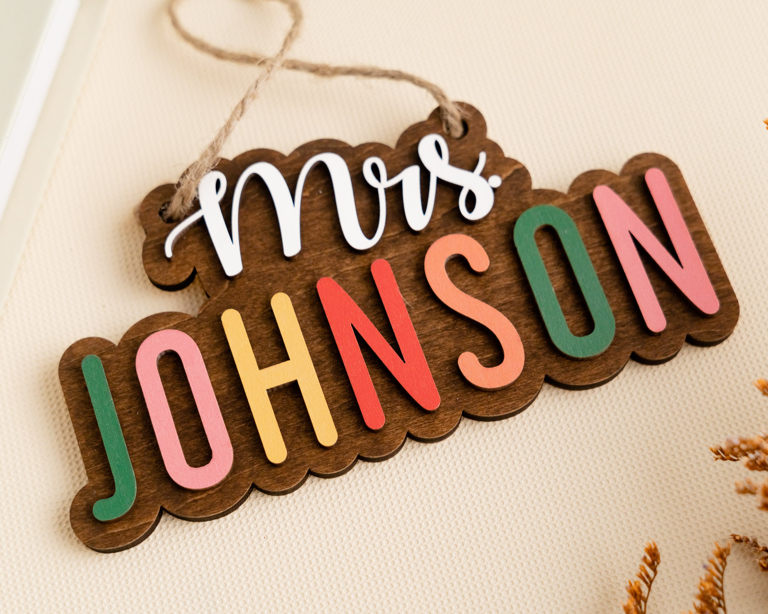 Personalized Wooden Teacher’s Name Hanging Sign for Teacher Gifts J91