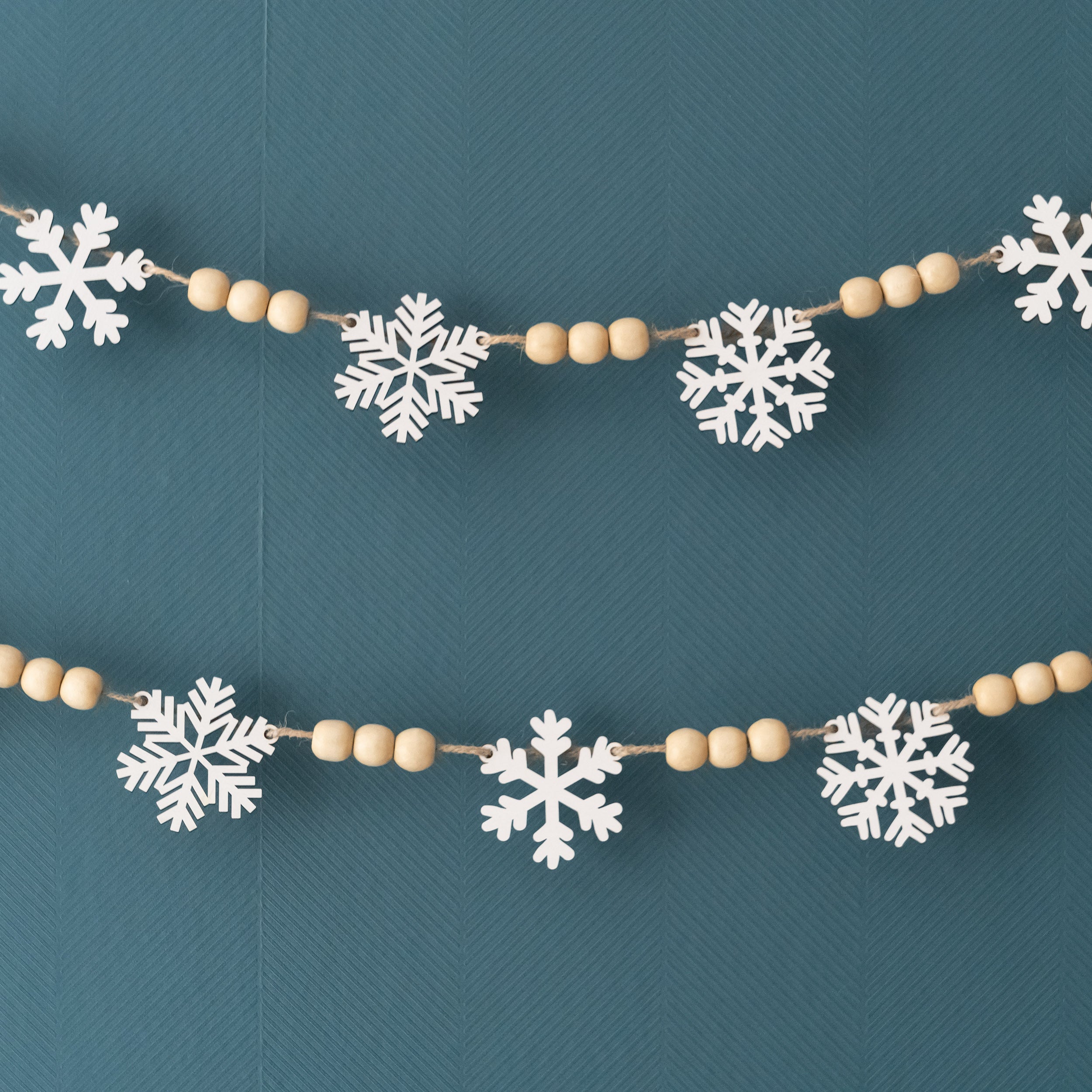 Wooden Snowflake Garland Wood Beads Christmas Garland for Rustic Christmas Decor Y03