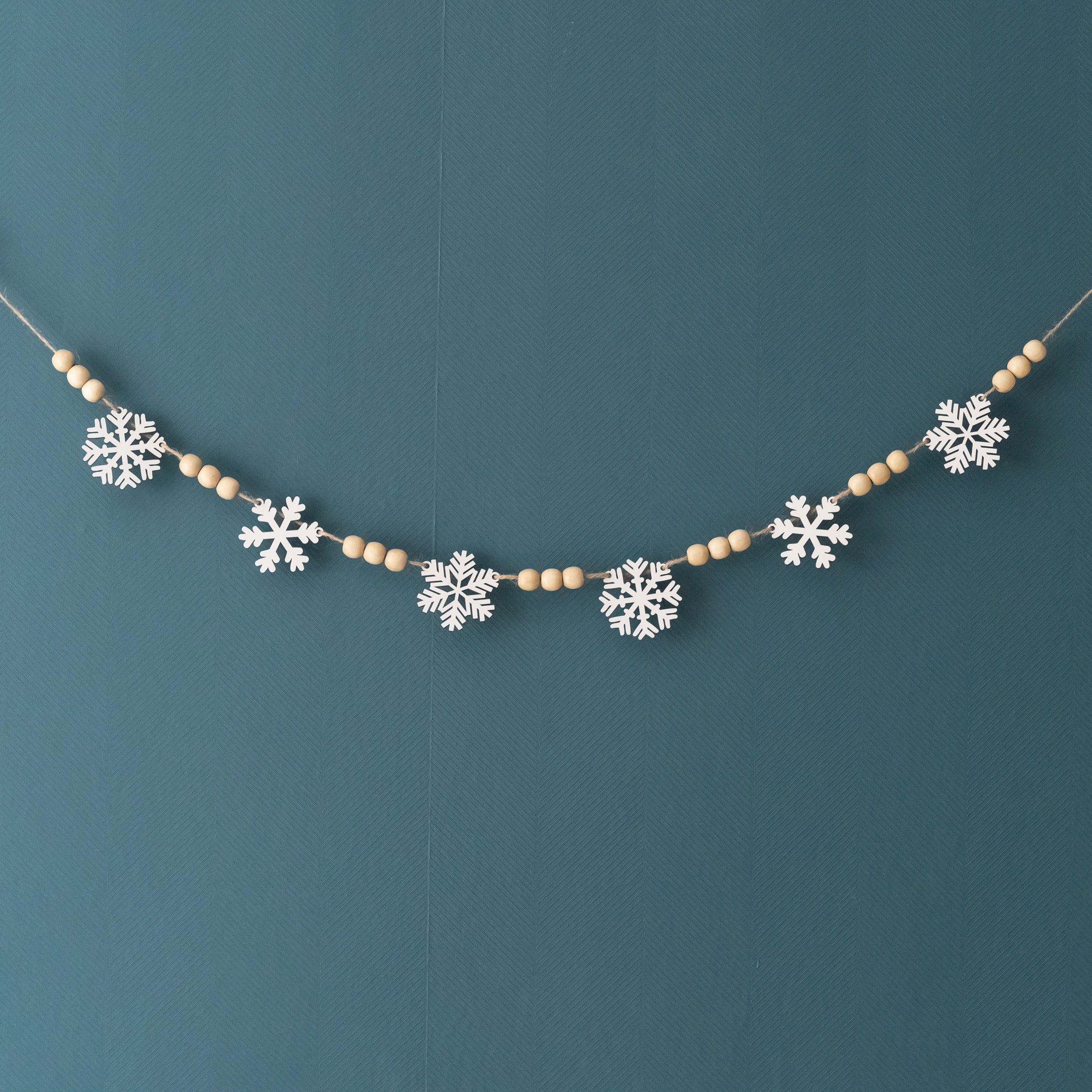 Wooden Snowflake Garland Wood Holiday Garland for Scandinavian Christmas Decor Y03