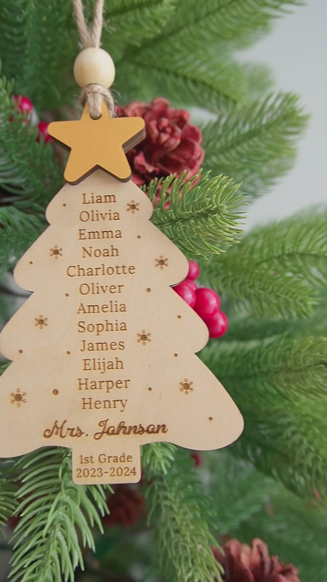 Wooden Personalized Teacher Christmas Tree Ornament for End of Year Teacher Gift and Custom Teacher Ornament R76