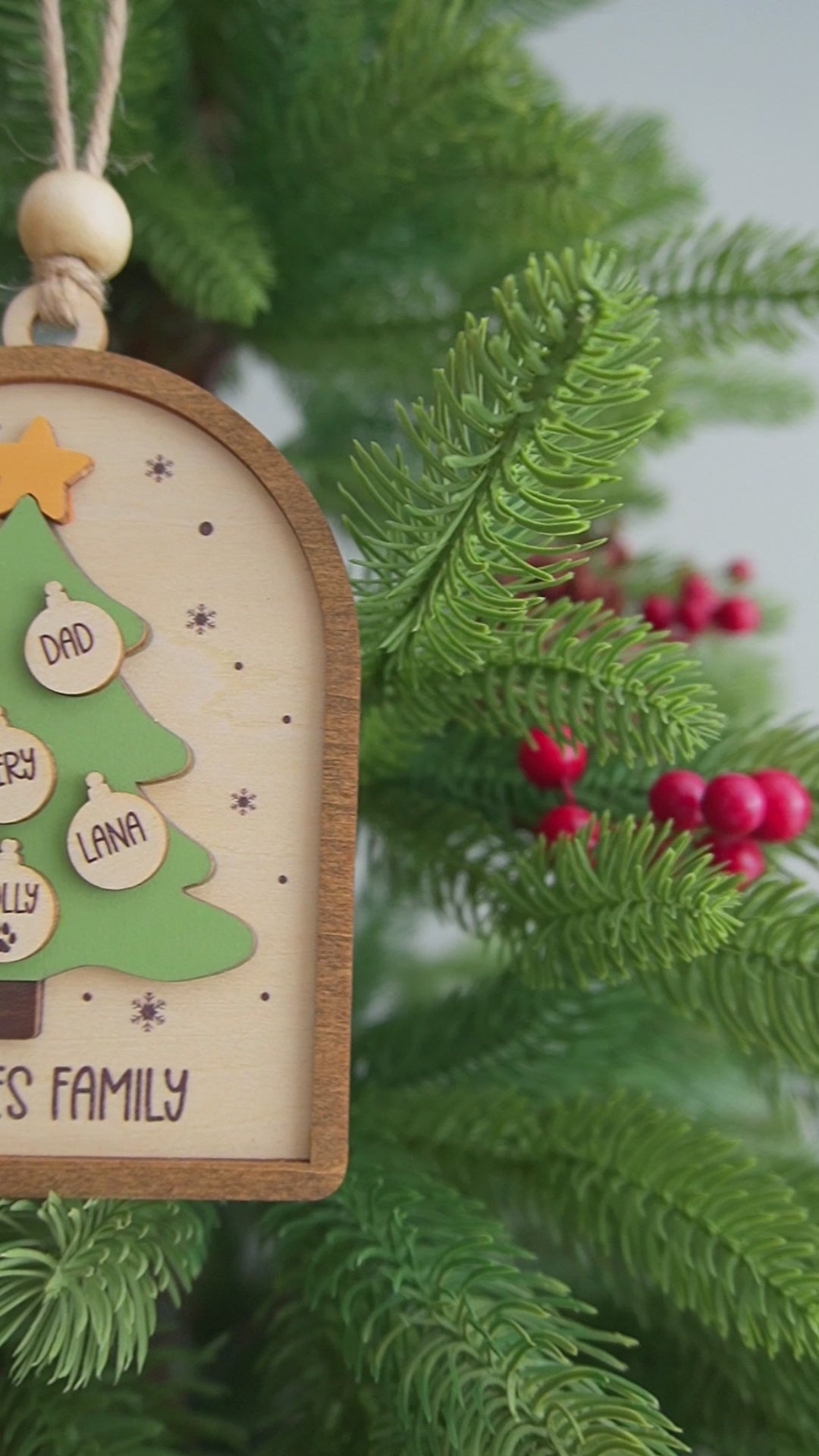 Wooden Family Christmas Tree Ornament Wood for Family Christmas Ornaments R63