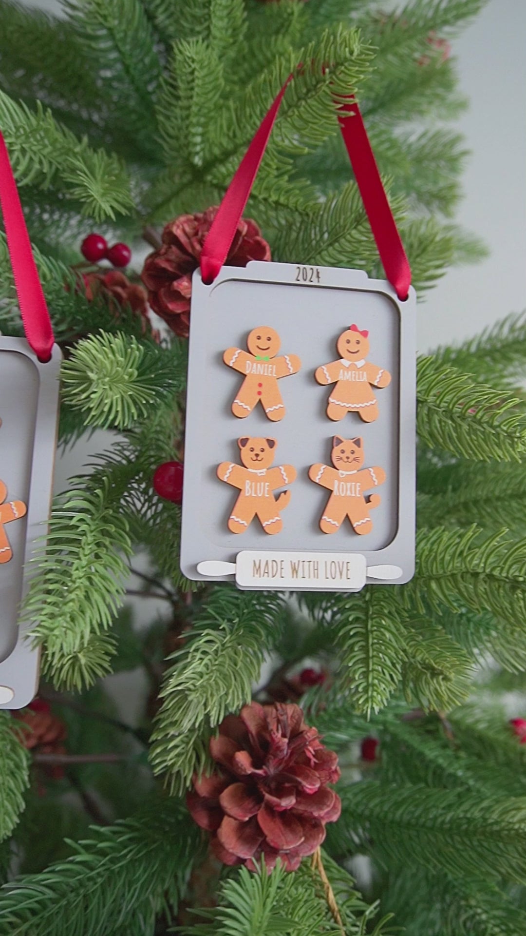 Personalized Wooden Gingerbread Family Wall Decor for Christmas R77